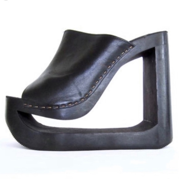 NYLA cutout platforms - Picture 3 of 3